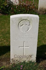 Dozinghem Military Cemetery - Wilson, J